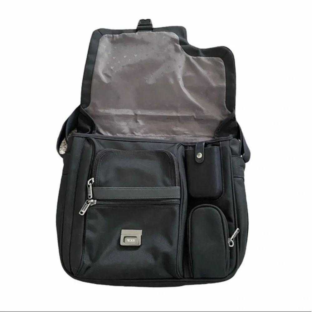 Tumi Alpha Black Messenger Laptop Work Travel Bag‎